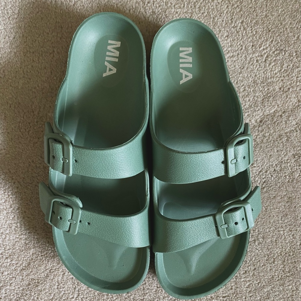 MIA Kiana Flatform Sandal Size 8